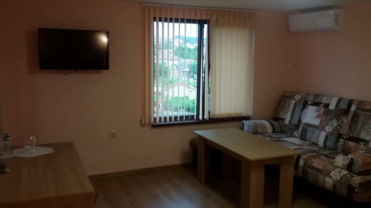 Chilingirovata Kashta Hotel พาเวลบันยา ภายนอก รูปภาพ