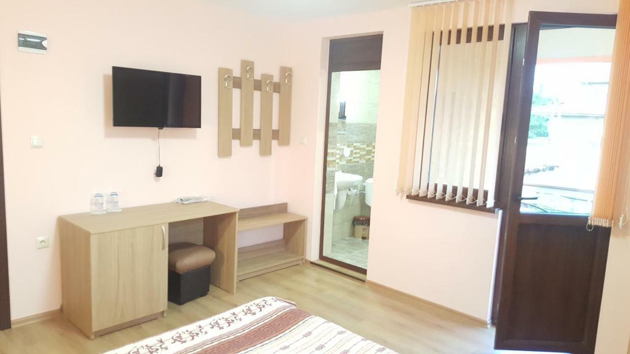 Chilingirovata Kashta Hotel พาเวลบันยา ภายนอก รูปภาพ
